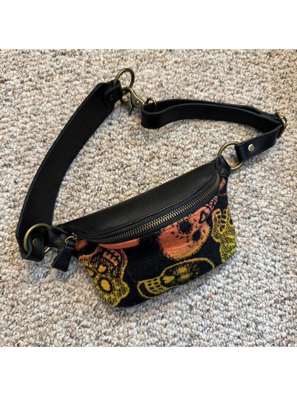 Pendleton skulls/black leather waist pack